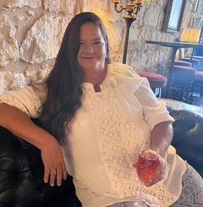 Meet your Posher, Debra